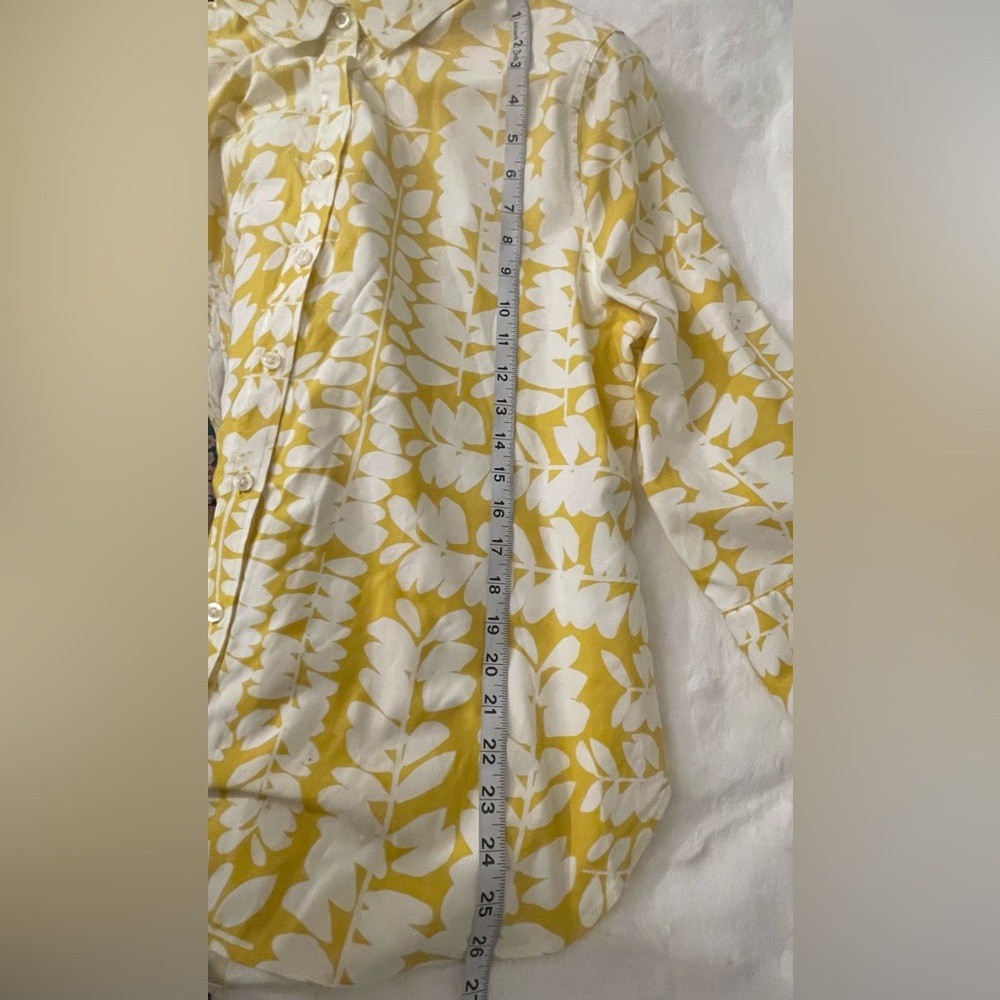 💎💎Chico's Sunny Yellow and Cream Floral Blouse - Picture 5 of 10